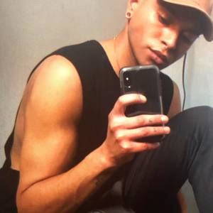 Meet your Posher, Aaron